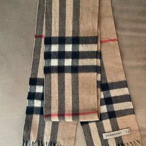 Authentic Burberry Beige, Red and Black Plaid Cashmere Scarf. UEC. 200x15 cm